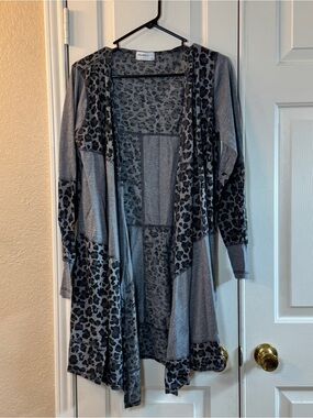 Black and Gray‎ Patchwork Leopard Long Animal Print Lightweight Cardigan Size M